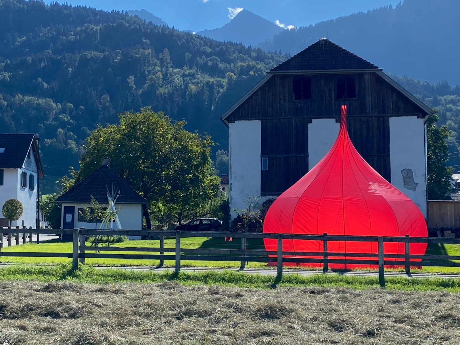 Dropina ein Zelt für den Salon 13